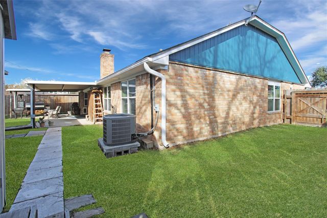 3602 Blue Wing Drive, Dickinson, TX 77539