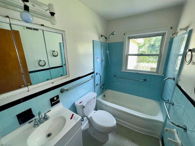 8441 Portal RD, Norfolk, VA 23503