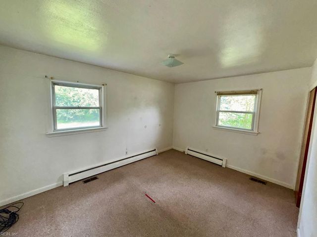 8441 Portal RD, Norfolk, VA 23503