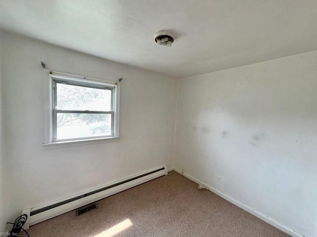 8441 Portal RD, Norfolk, VA 23503