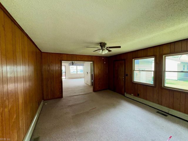 8441 Portal RD, Norfolk, VA 23503