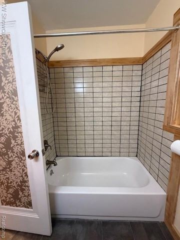 609 Elkinford Drive, White Lake, MI 48383