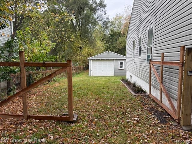 609 Elkinford Drive, White Lake, MI 48383