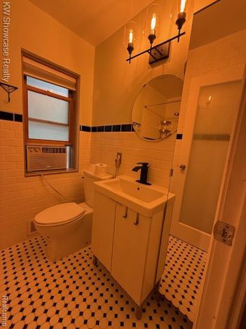 609 Elkinford Drive, White Lake, MI 48383