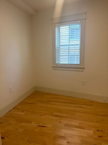 23 Summer Street 7, Salem, MA 01970
