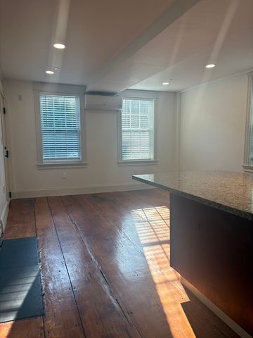23 Summer Street 7, Salem, MA 01970