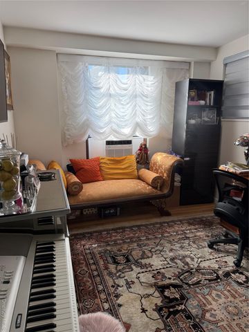 61-15 98th Street 8K, Rego Park, NY 11374