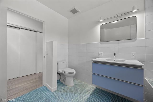 4016 Vegas Drive, Las Vegas, NV 89108