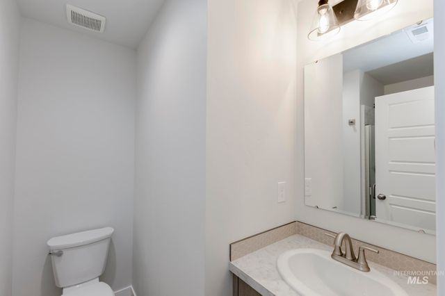 16725 Sentinel Ave, Caldwell, ID 83607