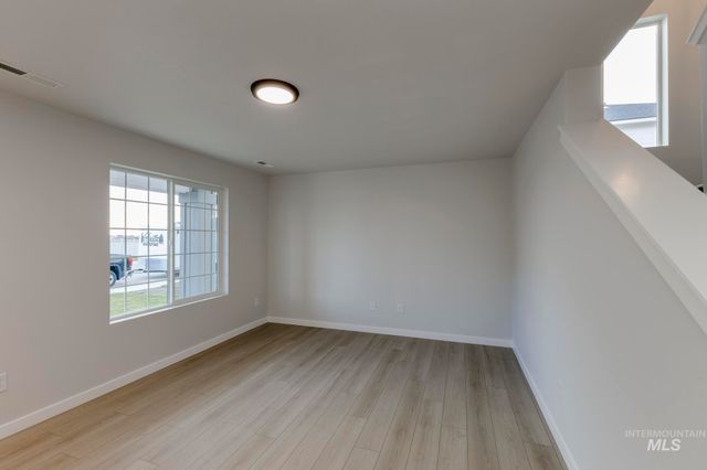 16725 Sentinel Ave, Caldwell, ID 83607