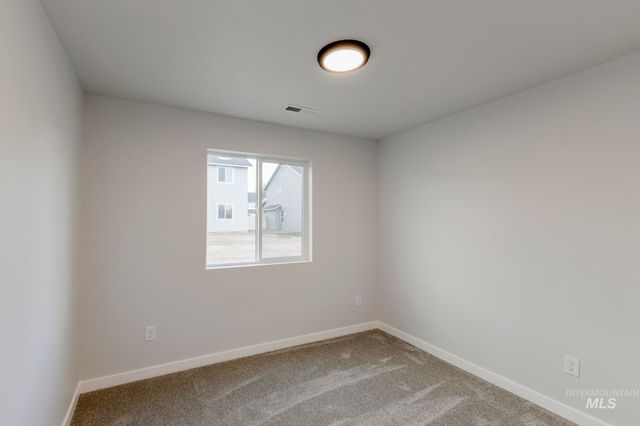 16725 Sentinel Ave, Caldwell, ID 83607