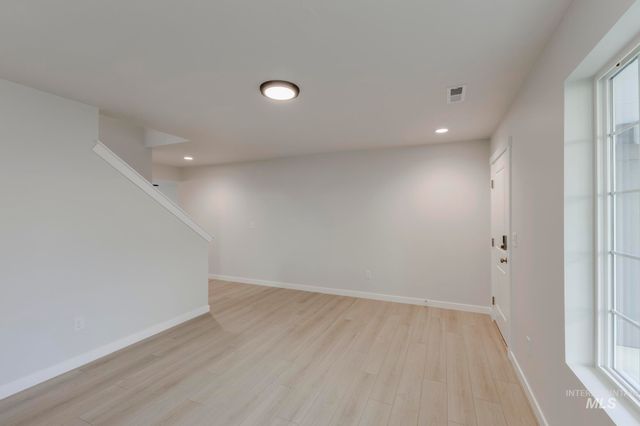 16725 Sentinel Ave, Caldwell, ID 83607