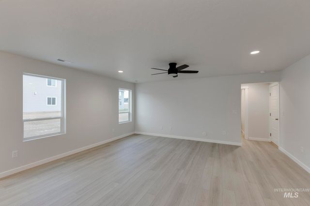 16725 Sentinel Ave, Caldwell, ID 83607