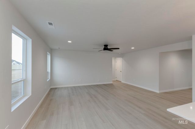 16725 Sentinel Ave, Caldwell, ID 83607