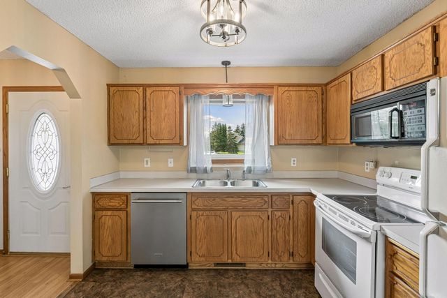 12158 Tulip Street NW, Coon Rapids, MN 55433