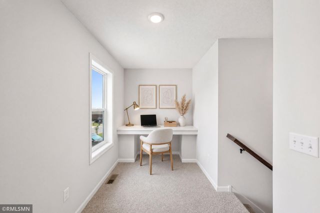 8982 Parkview Circle, Chisago City, MN 55013