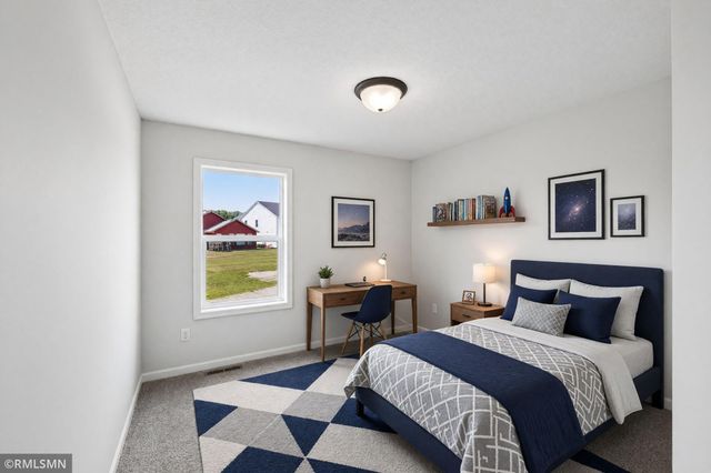 8982 Parkview Circle, Chisago City, MN 55013