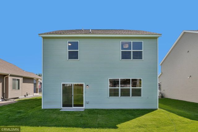 8982 Parkview Circle, Chisago City, MN 55013