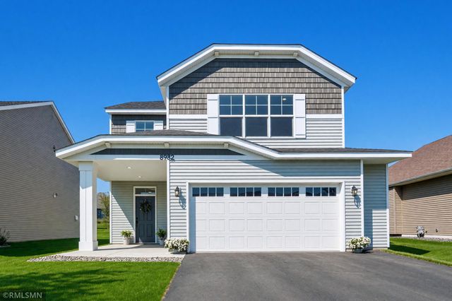 8982 Parkview Circle, Chisago City, MN 55013