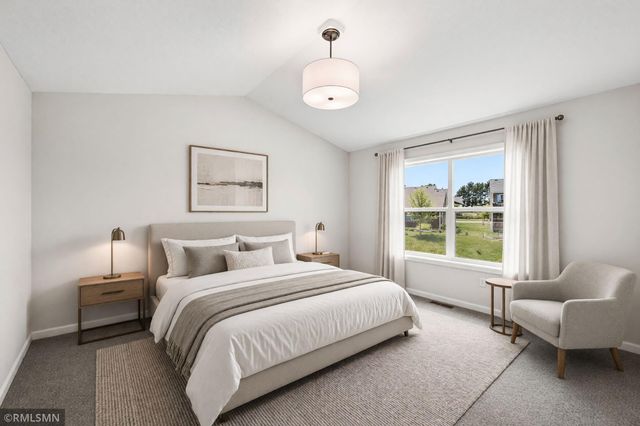 8982 Parkview Circle, Chisago City, MN 55013