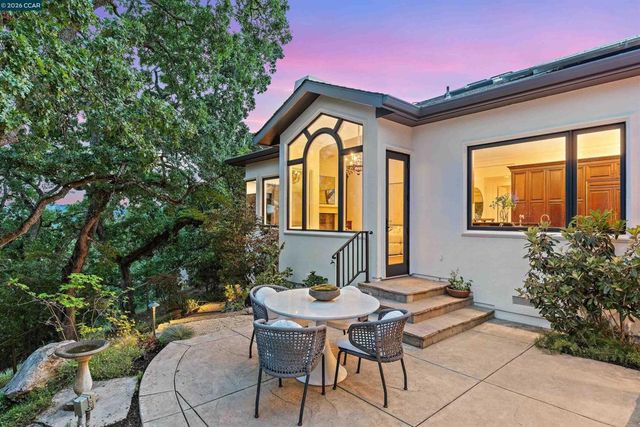 1122 Via Media, Lafayette, CA 94549