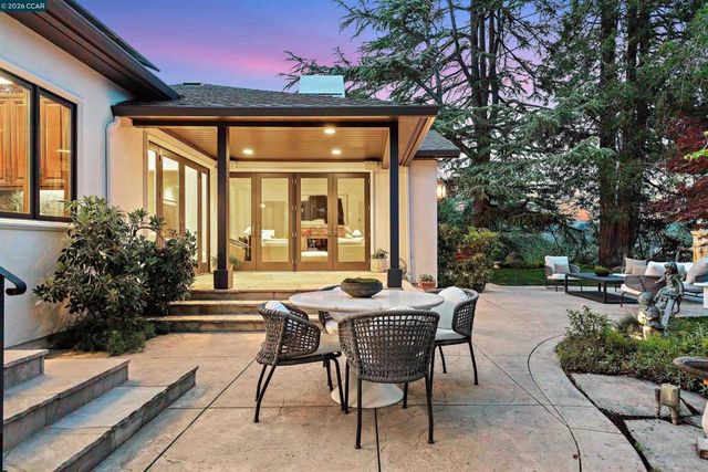 1122 Via Media, Lafayette, CA 94549