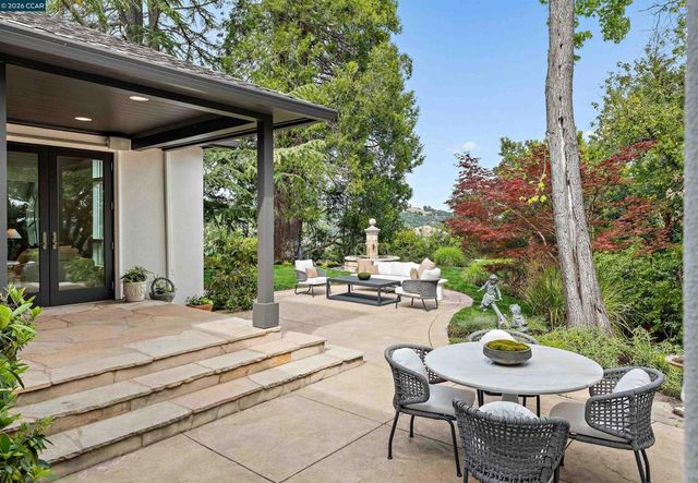 1122 Via Media, Lafayette, CA 94549