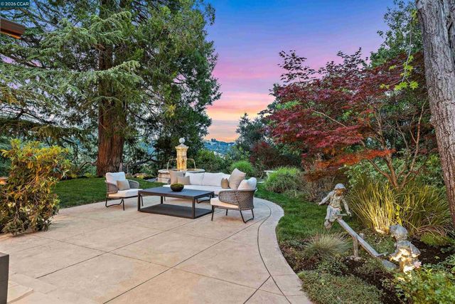 1122 Via Media, Lafayette, CA 94549