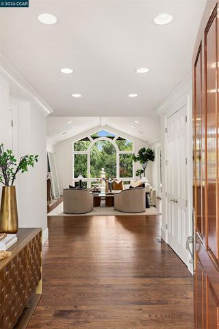 1122 Via Media, Lafayette, CA 94549