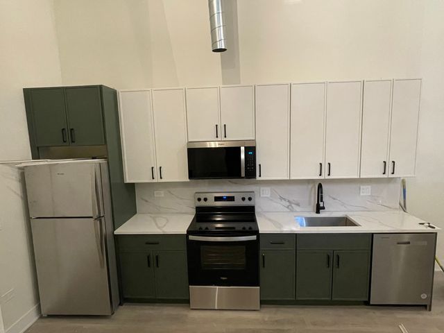 1453 Maple Avenue 110, Evanston, IL 60201
