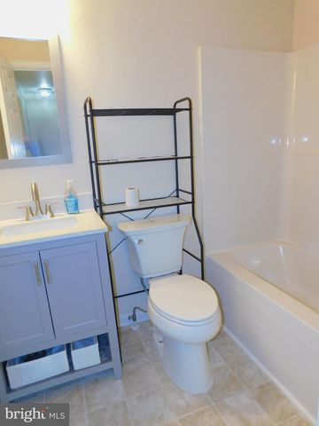 338 FOURTH ST, Fredericksburg, VA 22408