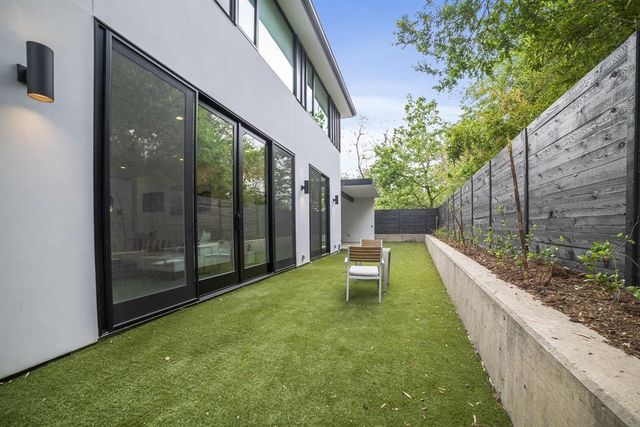 2003 Melridge PL, Austin, TX 78704