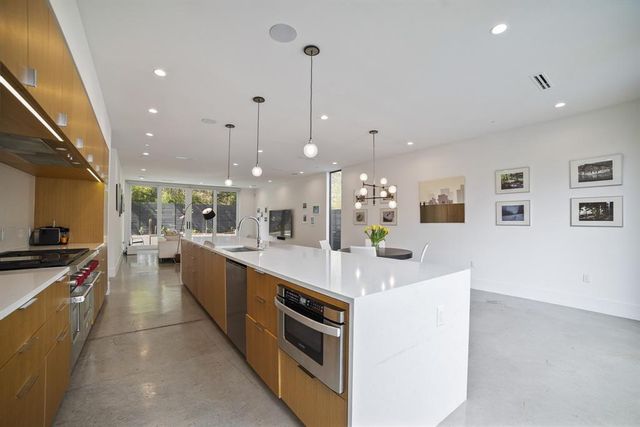 2003 Melridge PL, Austin, TX 78704