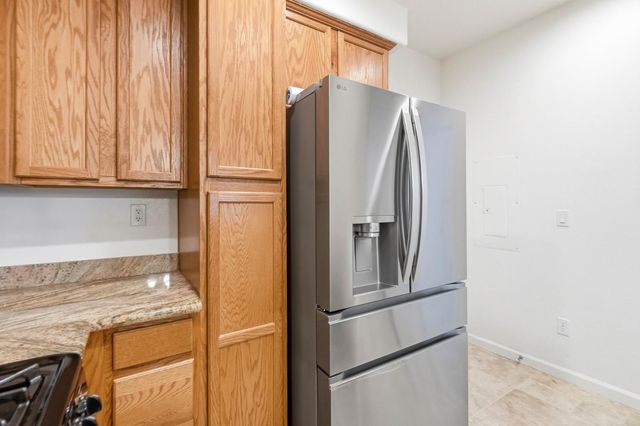 8398 Crystal Walk Cir, Elk Grove, CA 95758