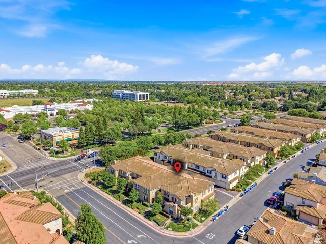 8398 Crystal Walk Cir, Elk Grove, CA 95758
