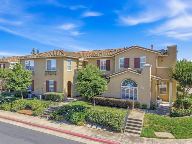 8398 Crystal Walk Cir, Elk Grove, CA 95758