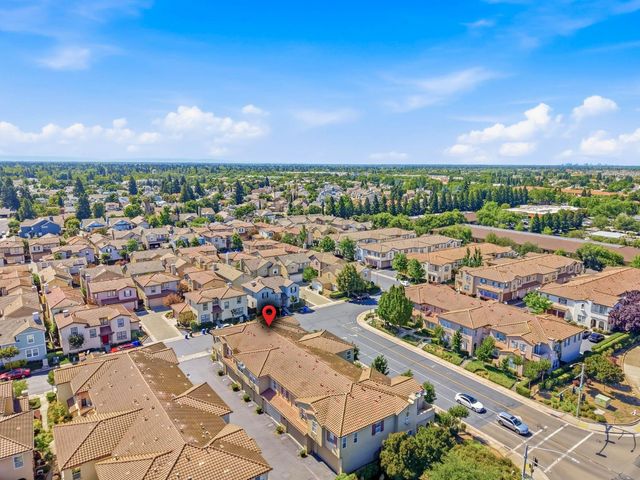 8398 Crystal Walk Cir, Elk Grove, CA 95758