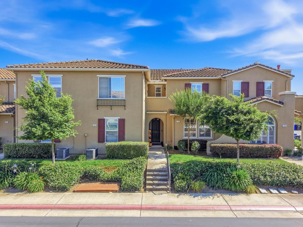 8398 Crystal Walk Cir, Elk Grove, CA 95758