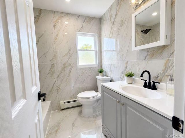 109 Evans Street, New Hyde Park, NY 11040