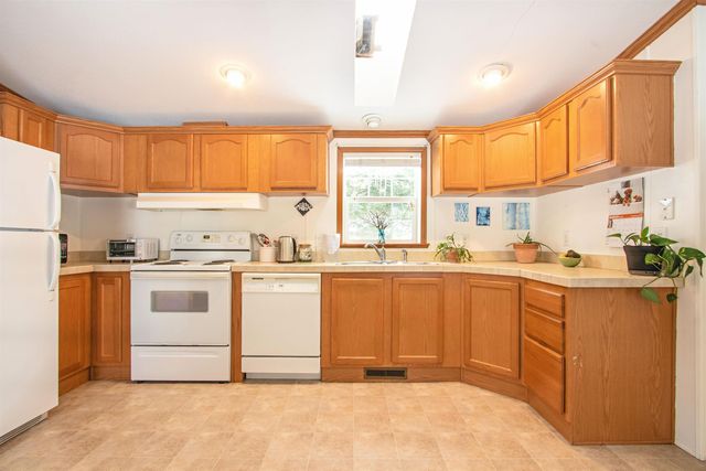 83 Bluebird Lane, Lyndon, VT 05851