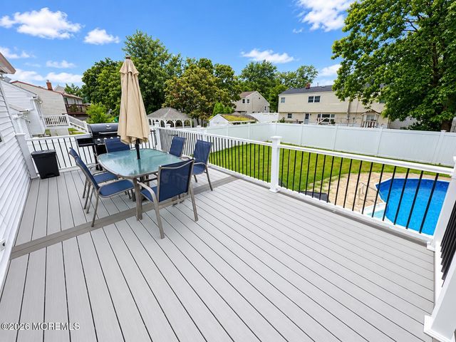 18 Branch Road, Oakhurst, NJ 07755
