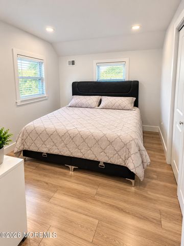 18 Branch Road, Oakhurst, NJ 07755