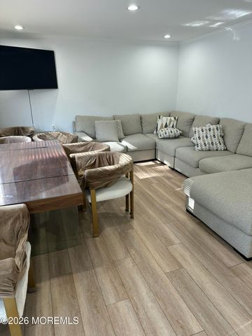18 Branch Road, Oakhurst, NJ 07755