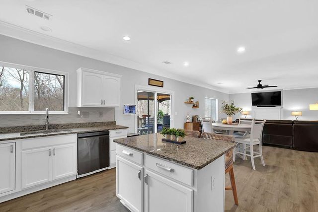 1760 Shire Village Drive, Sugar Hill, GA 30518