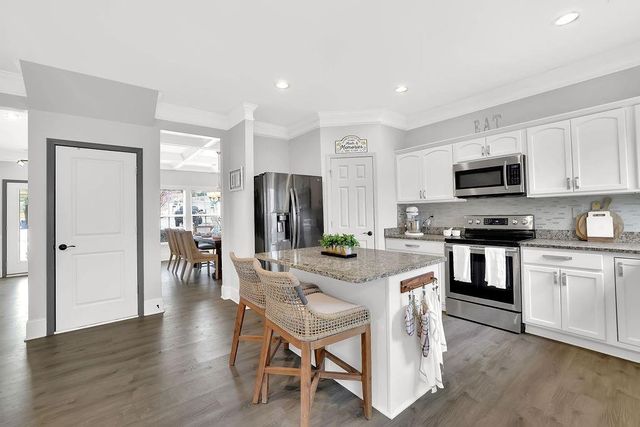 1760 Shire Village Drive, Sugar Hill, GA 30518