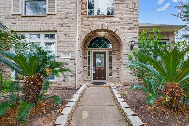 5215 Field Briar Lane, Sugar Land, TX 77479