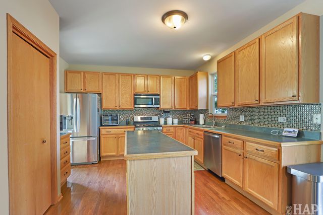 1999 W Windsor Drive, Round Lake, IL 60073