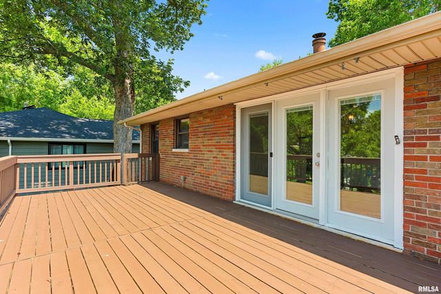 23 OAKHILL Court, Pekin, IL 61554