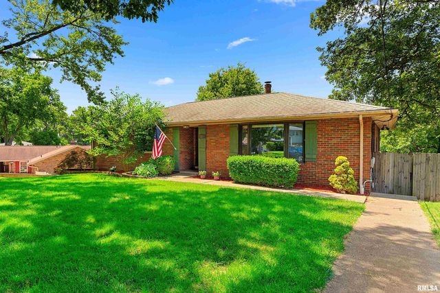 23 OAKHILL Court, Pekin, IL 61554