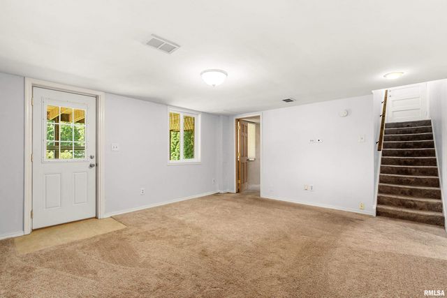 23 OAKHILL Court, Pekin, IL 61554